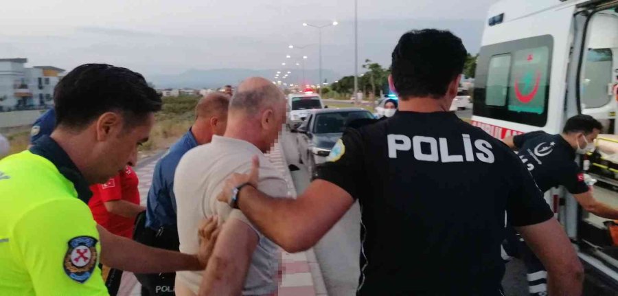 Önce Beraber Tatile Geldiği Kadını, Sonra Kendini Bıçakladı