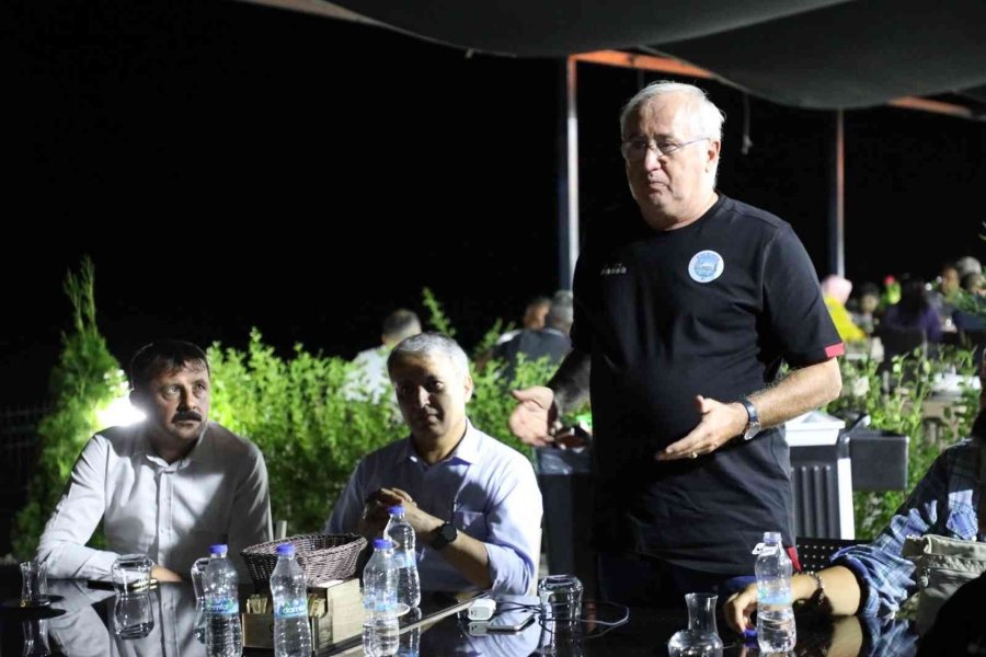 Develi Belediyespor Yönetimi Ve Sporcular Bir Araya Geldi