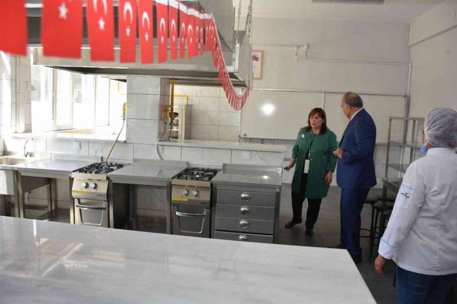Gazi Mesleki Ve Teknik Anadolu Lisesi’nde 2.8 Milyon Lira Maliyetle Yeni Üretim Atölyeleri Kuruldu