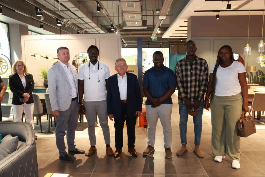 Büyükkılıç’tan Türkiye Ve Avrupa’nın En Büyük Karma Avm’si Kumsmall’a Ziyaret