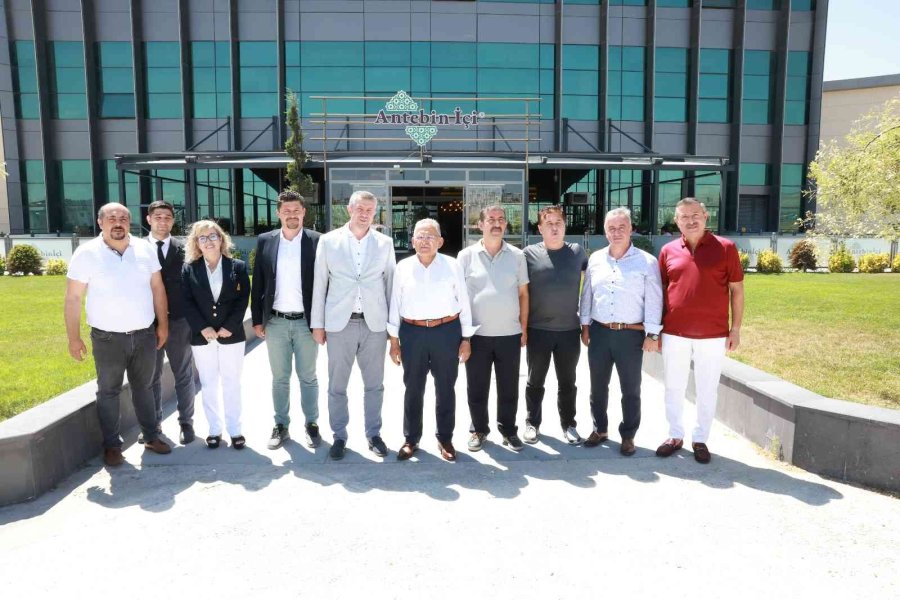 Büyükkılıç’tan Türkiye Ve Avrupa’nın En Büyük Karma Avm’si Kumsmall’a Ziyaret