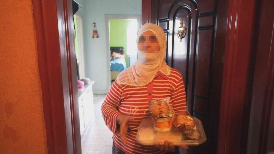 Kocasinan’da Gönüller Kazanılıyor, Evlere Her Gün 4 Çeşit Sıcak Yemek Gidiyor