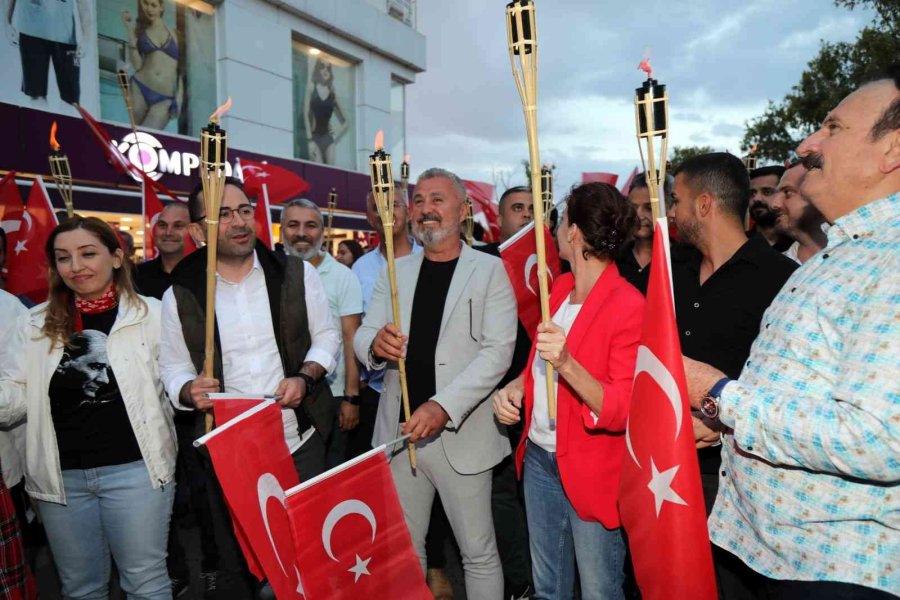 Melek Mosso’dan Manavgat’ta 30 Ağustos Konseri