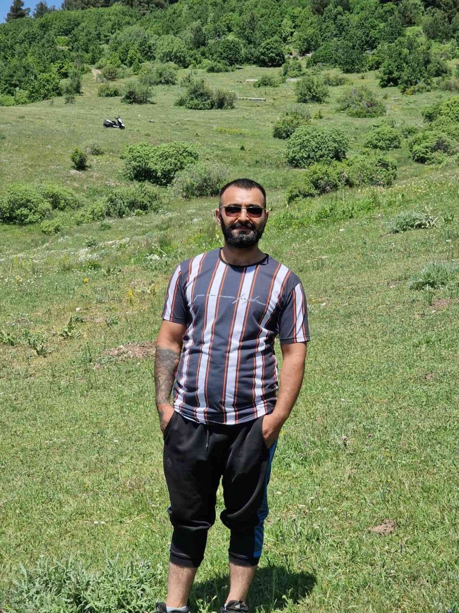 Son Mesajı, ‘arama, Sorma’ Olan 23 Yaşındaki Oğlunun Cansız Bedenini Buldu