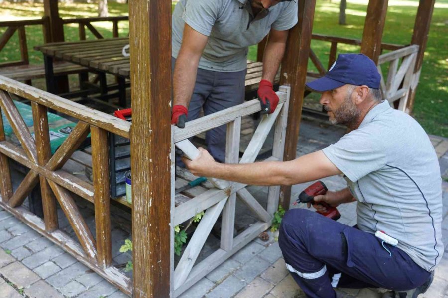 Selçuklu’da Park Bakım Çalışmaları Devam Ediyor