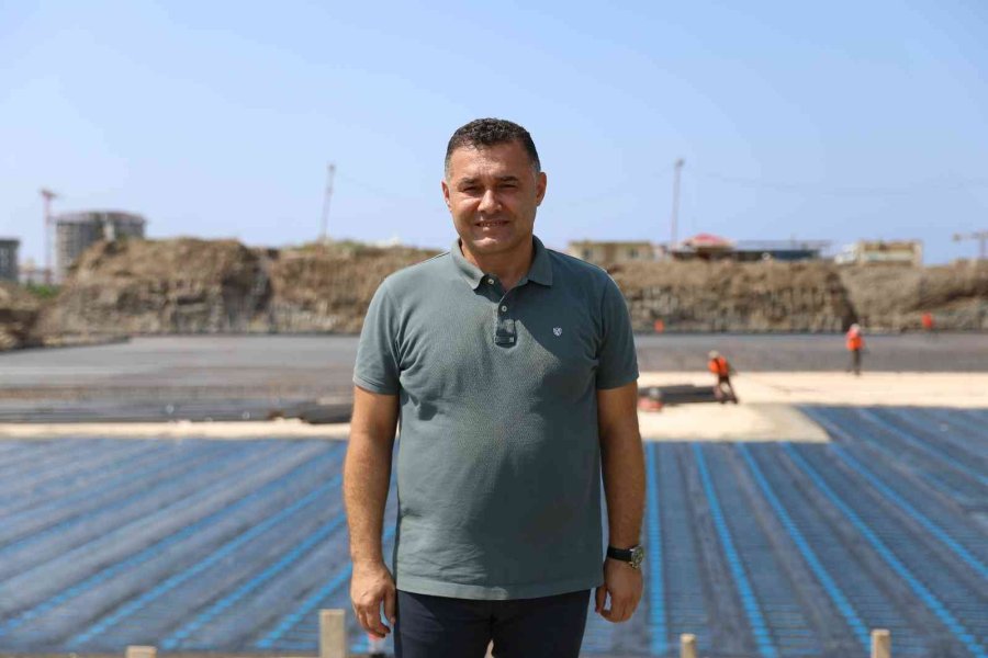 Mahmutlar Kültür Merkezi İnşaatında İlk Beton Döküldü
