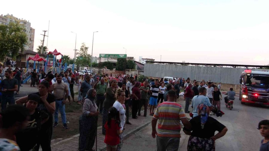 Alevler Arasında Mahsur Kalan Felçli Kadını Komşusu Kurtardı