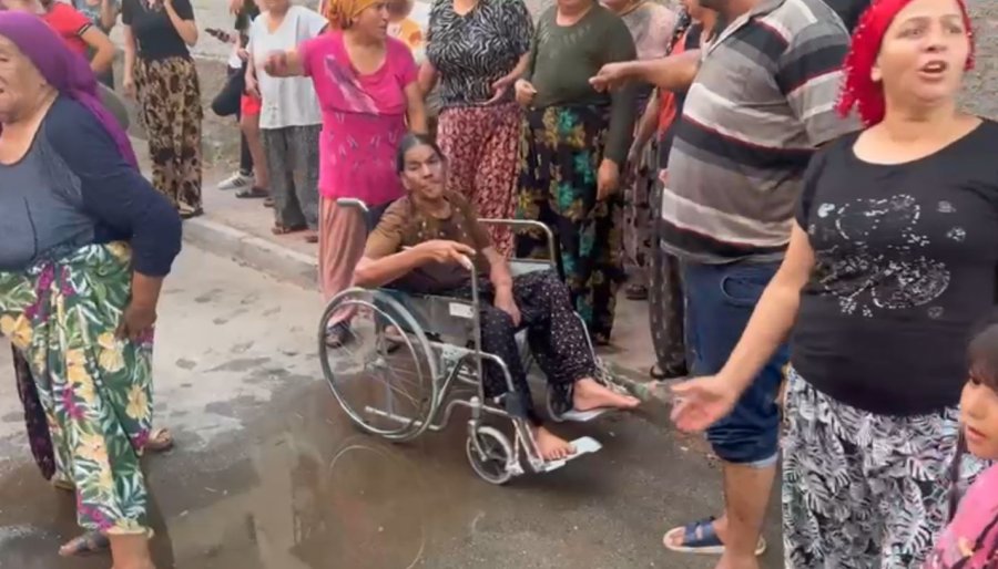 Alevler Arasında Mahsur Kalan Felçli Kadını Komşusu Kurtardı