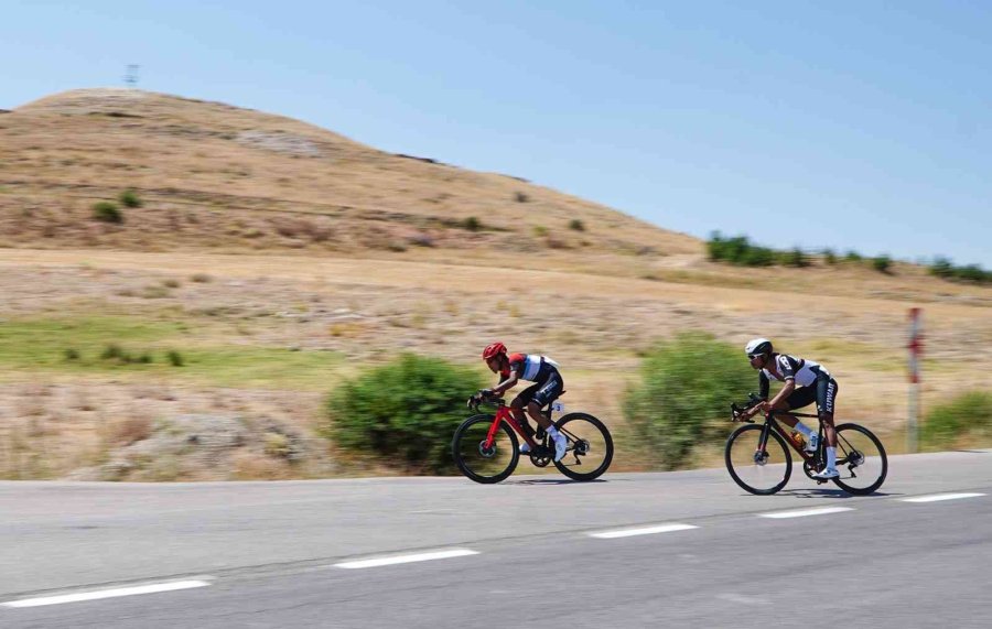 Uluslararası Bisiklet Yarışması Tomarza’da Start Aldı