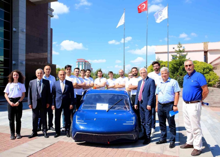 Teknofest Ödüllü Mavera Teknoloji Takımı’ndan Rektör Prof. Dr. Kamil Çolak’a Ziyaret