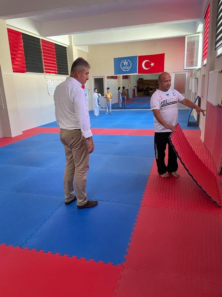 Gençlik Ve Spor İl Müdür Er “yüzme Bilmeyen Kalmasın” Projesinin Çalışmalarını Seyretti