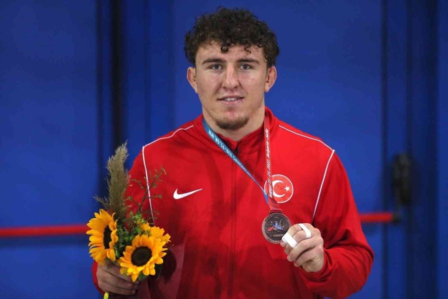 Korkutelili Küçüksolak, Güreşte Dünya 3.’sü Oldu