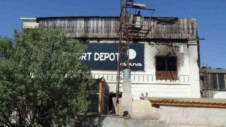 Fabrika Yangınındaki Hasarın Boyutu Gün Ağarınca Ortaya Çıktı