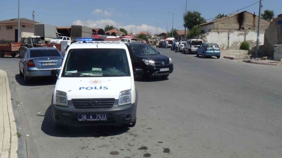 İki Grup Arasında Silahlı Kavga: 4 Yaralı