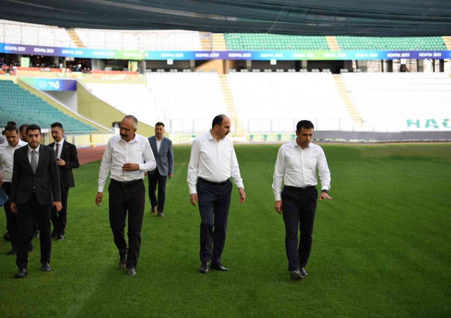 Başkan Altay Büyükşehir Stadyumu’nda Hibrit Çim Çalışmalarının Başladığını Açıkladı