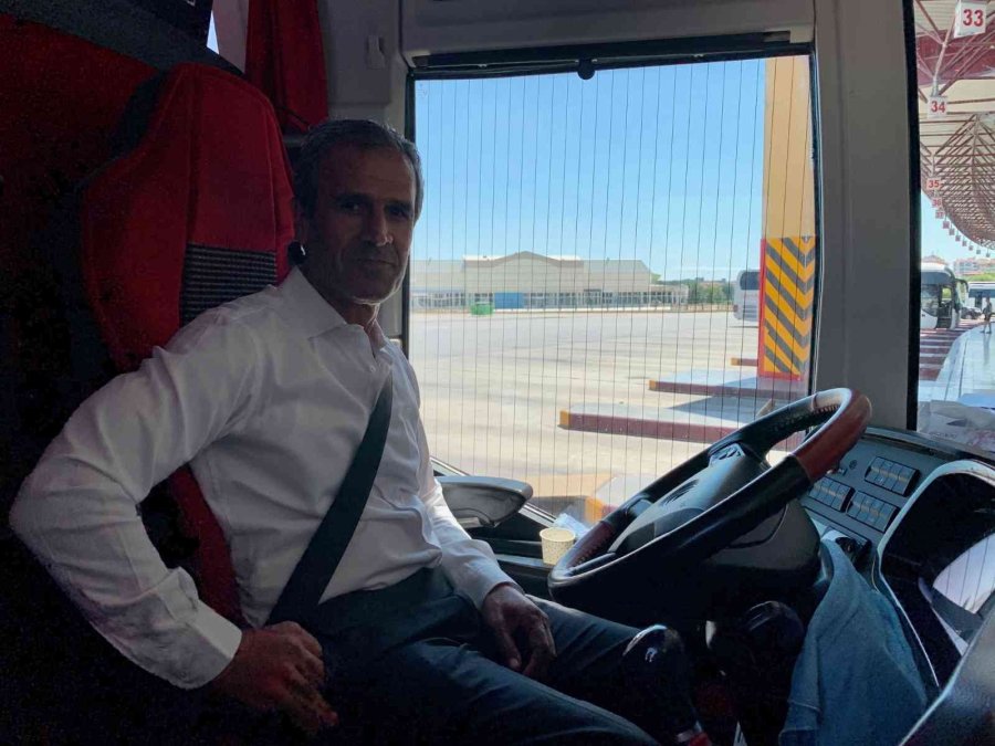 Yeni Kural Sürücüleri De Yolcuları Da Memnun Etti