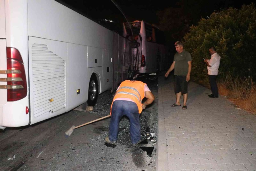 Tur Otobüsü Yolcu Otobüsüne Arkadan Çarptı: 2’si Ağır 25 Yaralı