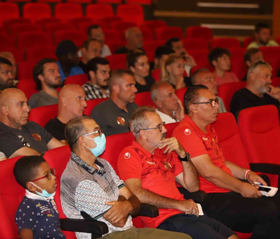 Carlos Ve Patricio Mac Allister’den Antrenörlere Seminer