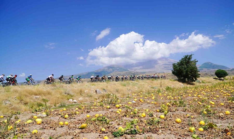 Usta Bisikletçiler Pedalları Develi’den Yahyalı’ya Çevirdi