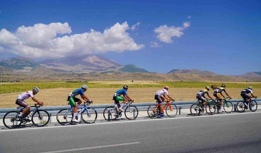Usta Bisikletçiler Pedalları Develi’den Yahyalı’ya Çevirdi
