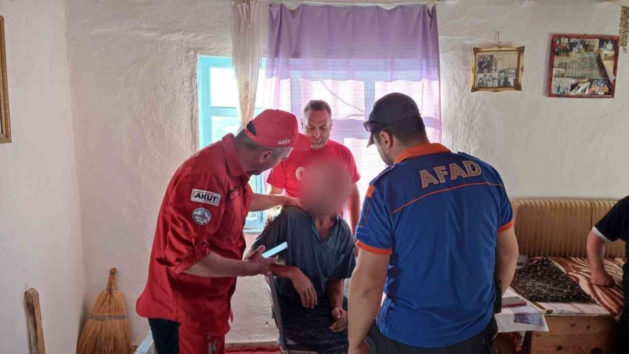 Kayıp Genç Kendi İmkanlarıyla Köye Döndü