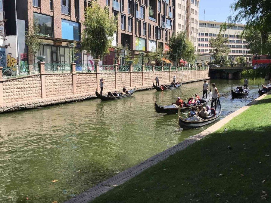 Gondol Seferlerine Hafta Sonu İlgisi