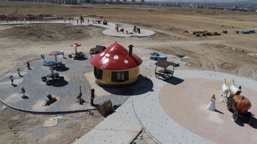 Karaman’da Masal Parkında Çalışmalar Devam Ediyor