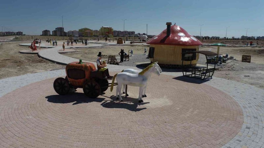 Karaman’da Masal Parkında Çalışmalar Devam Ediyor