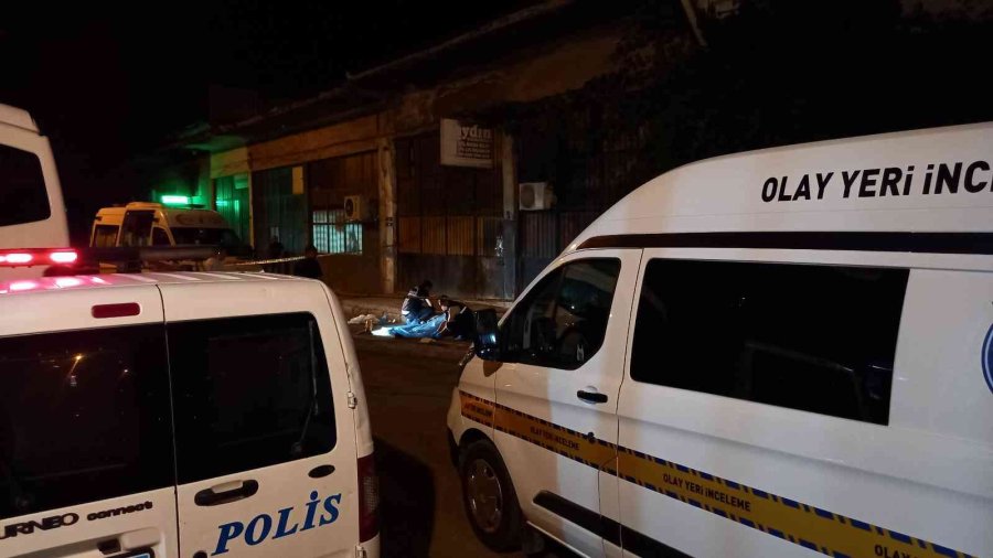 Eğlence Merkezinin Önündeki Tartışmada 1 Kişi Vurularak Öldürüldü