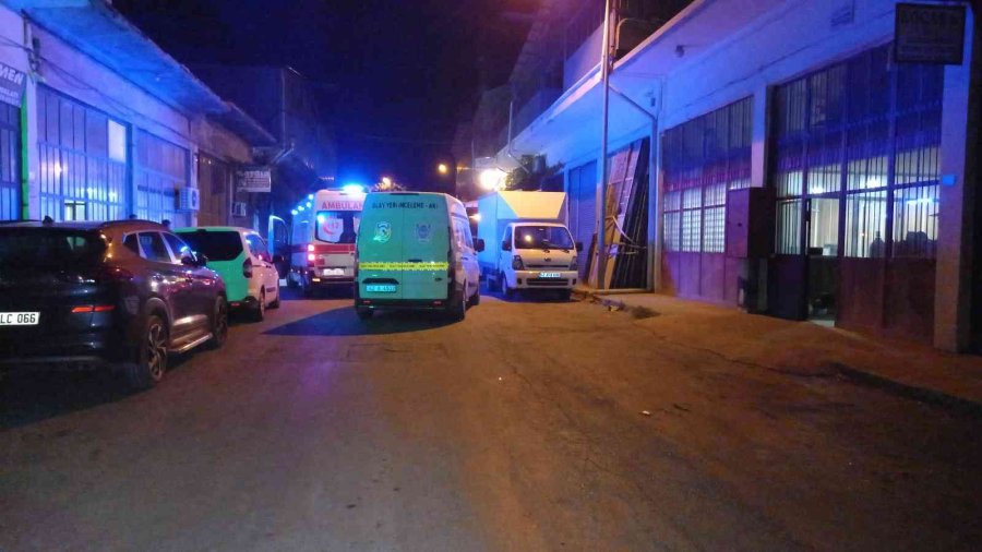 Eğlence Merkezinin Önündeki Tartışmada 1 Kişi Vurularak Öldürüldü