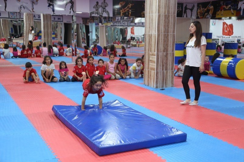 Minik Şampiyonlar Melikgazi Jimnastik Kursu’nda Yetişiyor