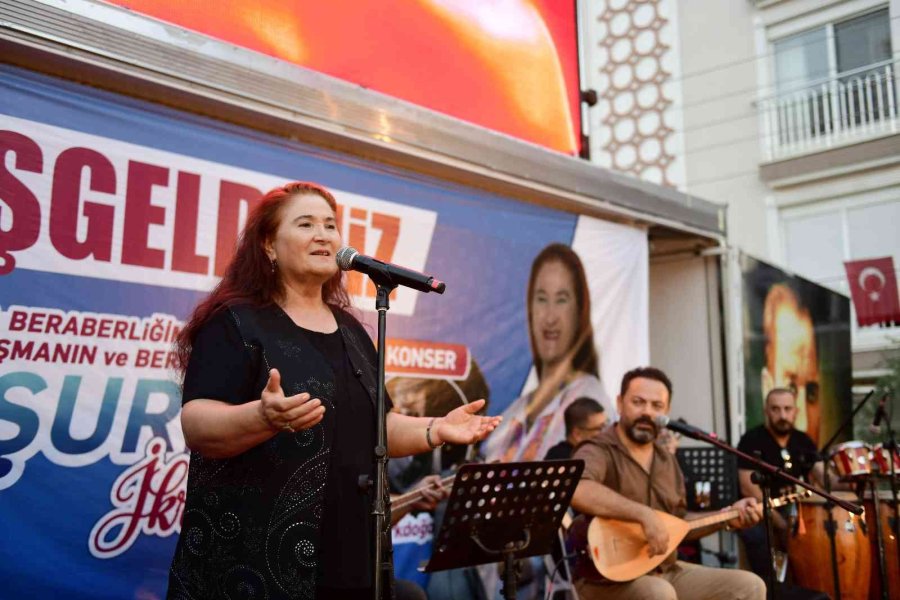 Muratpaşa Belediyesinden, Hacı Bektaş Veli Kültür Merkezi’nde Aşure İkramı