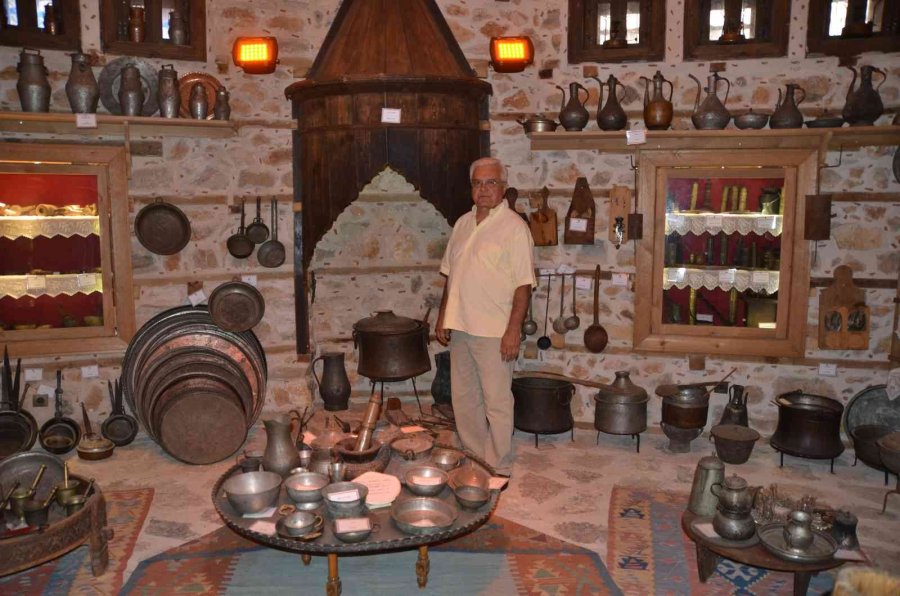 44 Yıl Biriktirdiği Tarihi Eserler, Evine Sığmayınca Hayali Olan Müzeyi Kurdu