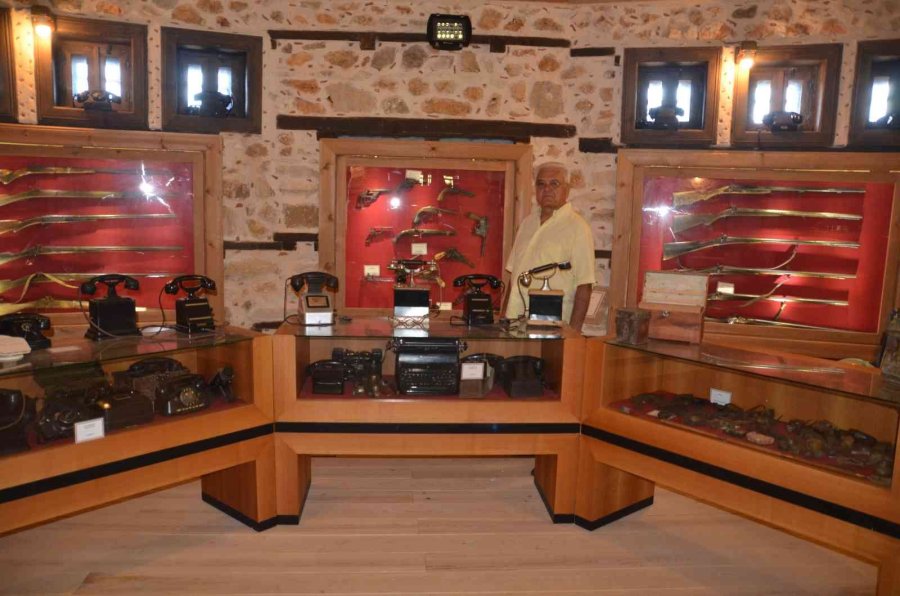 44 Yıl Biriktirdiği Tarihi Eserler, Evine Sığmayınca Hayali Olan Müzeyi Kurdu