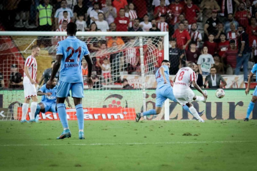 Spor Toto Süper Lig: F.t. Antalyaspor: 2 - Trabzonspor: 1 (ilk Yarı)