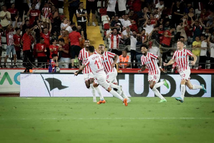 Spor Toto Süper Lig: F.t. Antalyaspor: 2 - Trabzonspor: 1 (ilk Yarı)