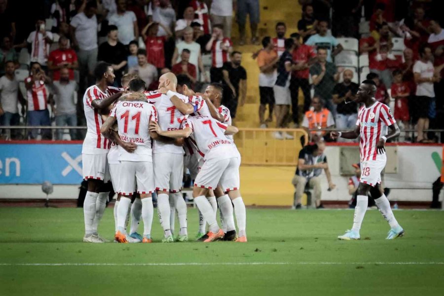 Spor Toto Süper Lig: F.t. Antalyaspor: 2 - Trabzonspor: 1 (ilk Yarı)