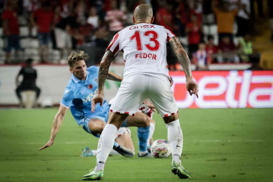 Spor Toto Süper Lig: F.t. Antalyaspor: 2 - Trabzonspor: 1 (ilk Yarı)