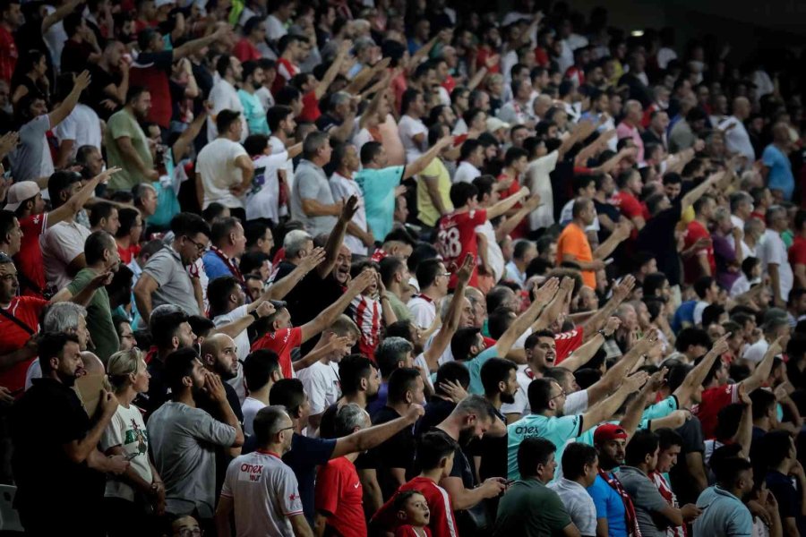 Spor Toto Süper Lig: F.t. Antalyaspor: 2 - Trabzonspor: 1 (ilk Yarı)