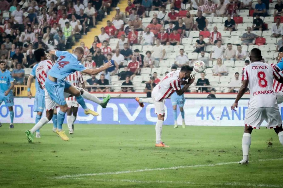 Spor Toto Süper Lig: F.t. Antalyaspor: 2 - Trabzonspor: 1 (ilk Yarı)
