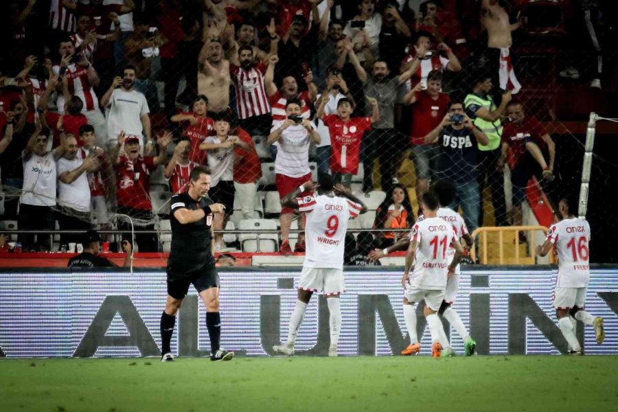 Spor Toto Süper Lig: F.t. Antalyaspor: 2 - Trabzonspor: 1 (ilk Yarı)