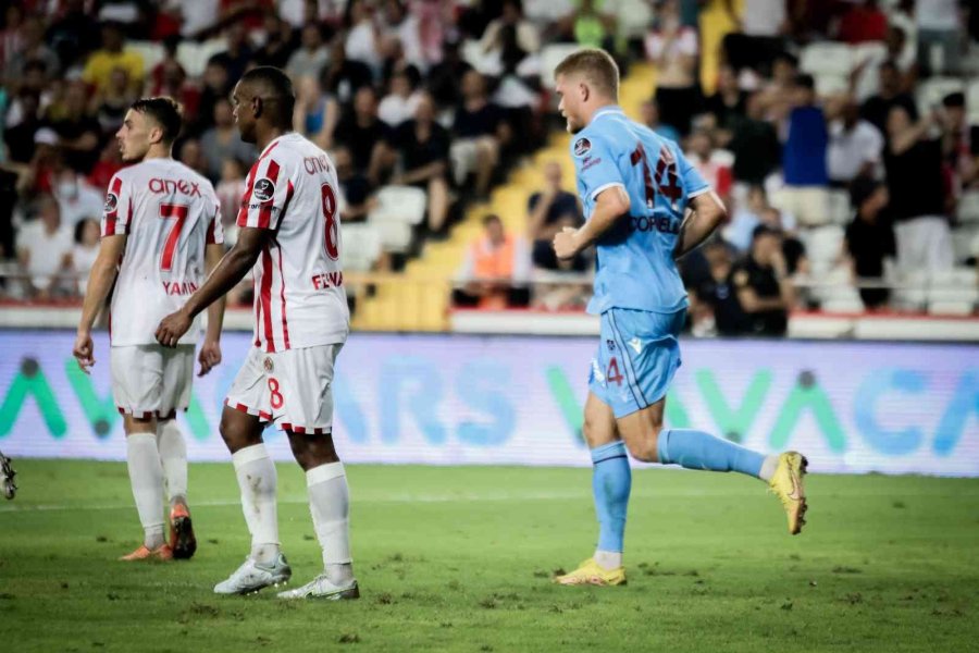 Spor Toto Süper Lig: F.t. Antalyaspor: 2 - Trabzonspor: 1 (ilk Yarı)