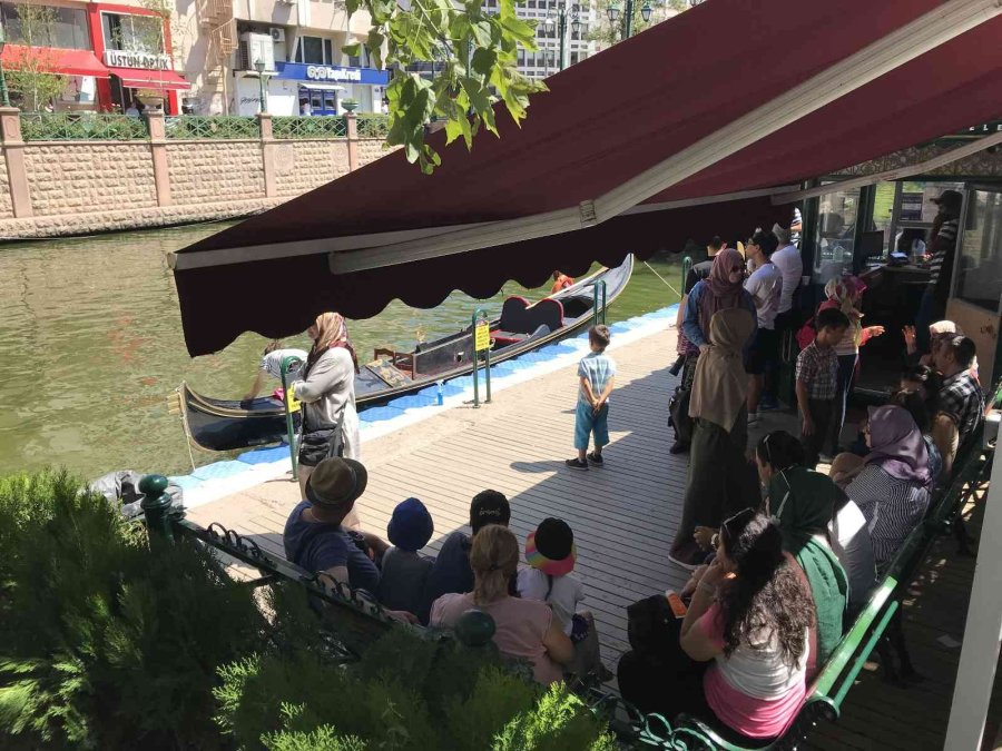 Gondol Seferlerine Hafta Sonu İlgisi