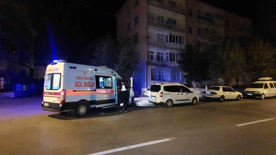 Eski Eşini Takip Edip Apartmanda Önce Darp Etti, Sonra Bıçakladı