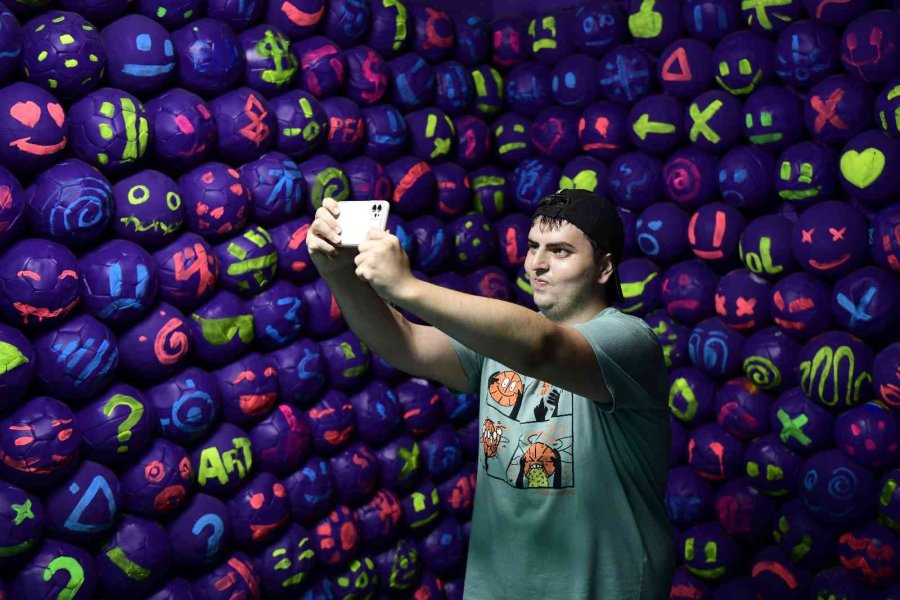 Selfie Park’ta Eğlendiler