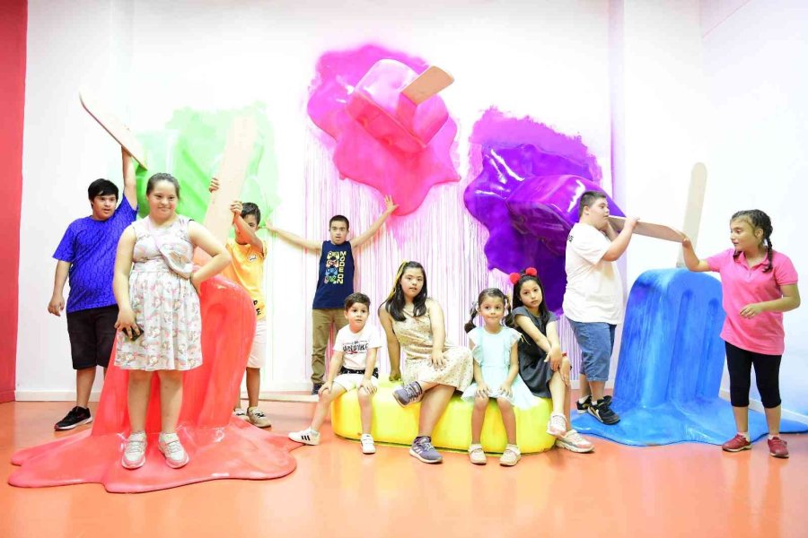 Selfie Park’ta Eğlendiler