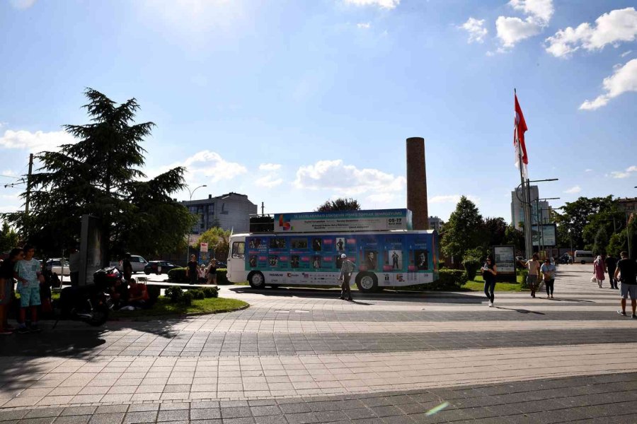 15. Sempozyum Nostaljik Otobüs İle Duyuruluyor