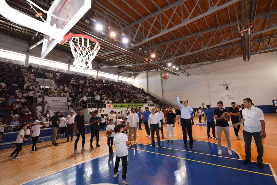 Başkan Altay, Ereğli’de Esnafla Ve Vatandaşla Buluştu, Yatırımları İnceledi