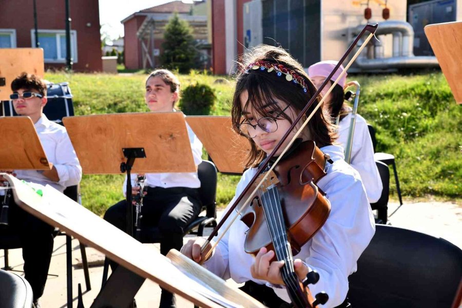 İki Elin Sesi Var Gençlik Senfoni Orkestrası’ndan Müzik Ziyafeti