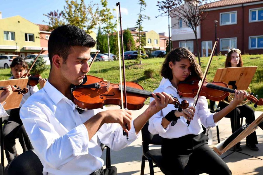 İki Elin Sesi Var Gençlik Senfoni Orkestrası’ndan Müzik Ziyafeti
